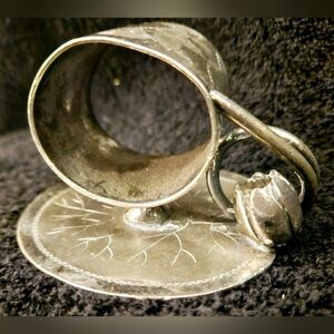 Vintage Victorian Fugural Antique Silver Napkin Ring Floral Flower Lily Pad RARE